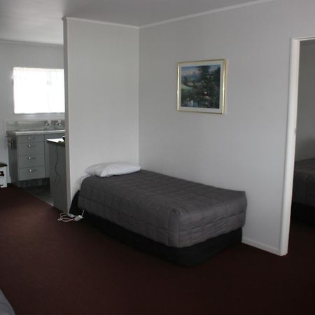 Burgundy Rose Motel Whangarei Exterior foto